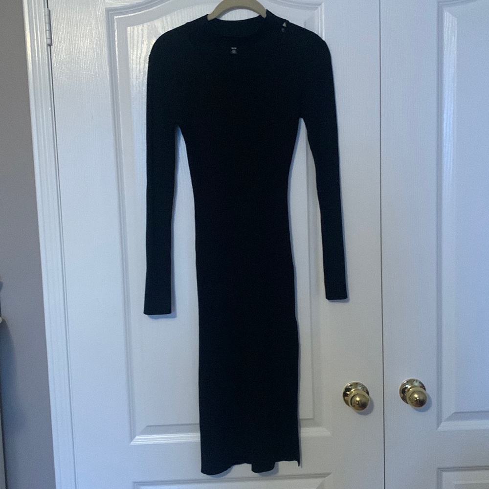 Black body con ribbed midi dress!